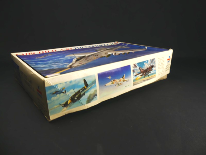 Esci Fairchild A-10 Thunderbolt II 1/48 modèle 1977 Nouveau