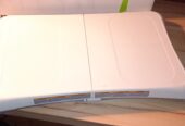 Wii balance board + Wii Fit et 2 jeux